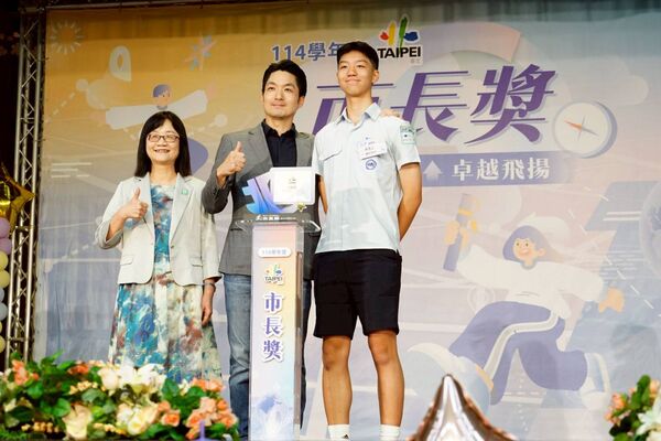 蔣萬安子交換生爭議延燒 支持者轟「拿孩子開刀」 質疑方談利益迴避不談小孩